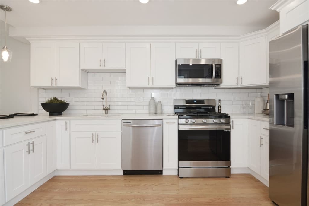 23 Bennington St #2 photo 4