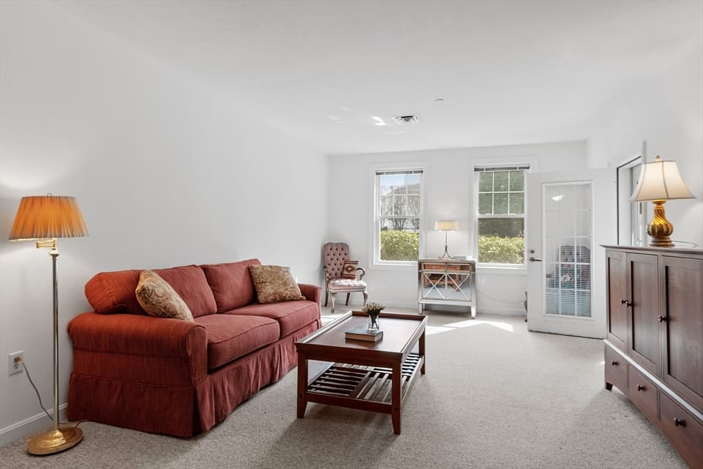 27 Hartland Way #103 photo 4