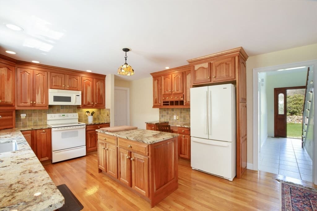 144 Curley Blvd photo 5