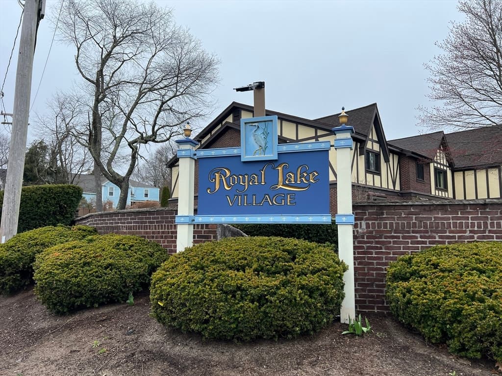 10 Royal Lake Dr #6