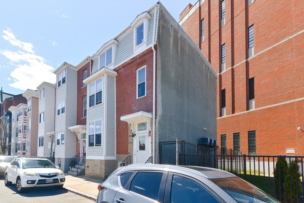 90 Havre St #3