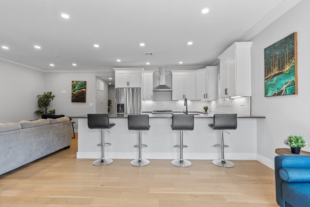 225 Havre Street #1 photo 2