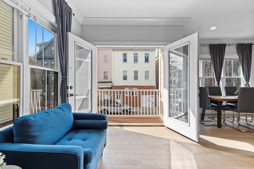 225 Havre Street #1 photo 4