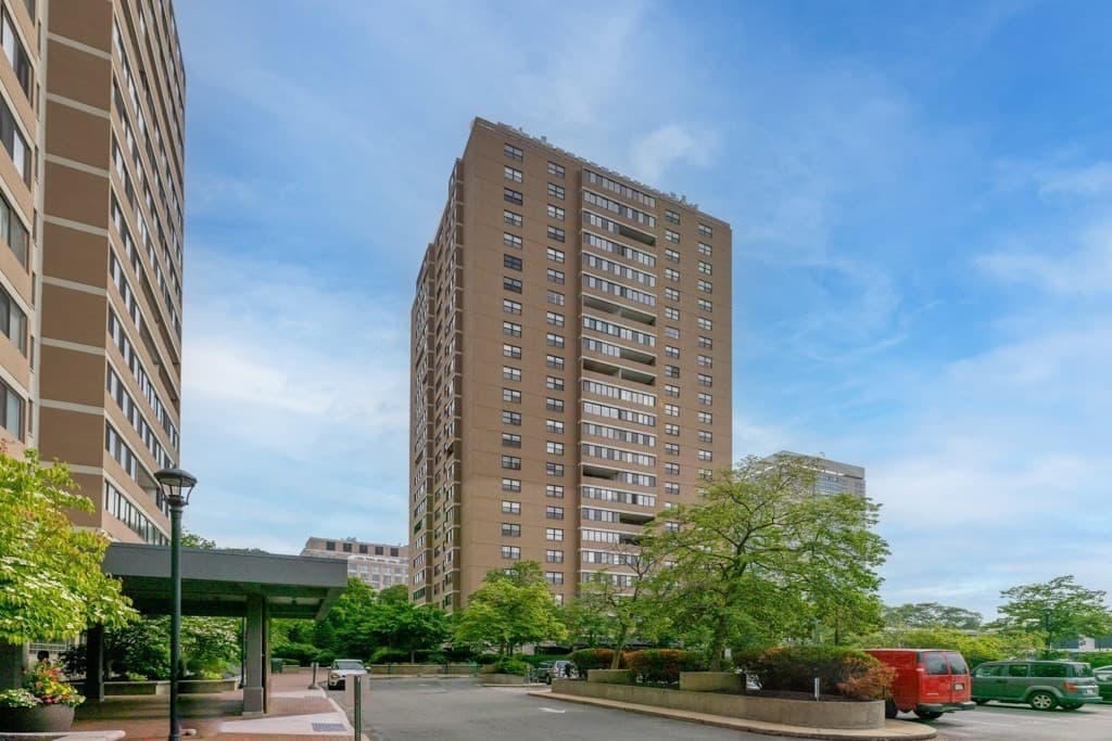 6-8 Whittier Place Pkg Space 231 photo 4