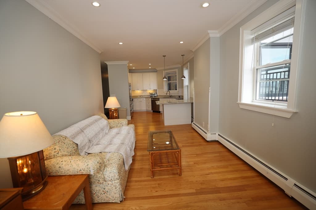 524 E Broadway #1 photo 5