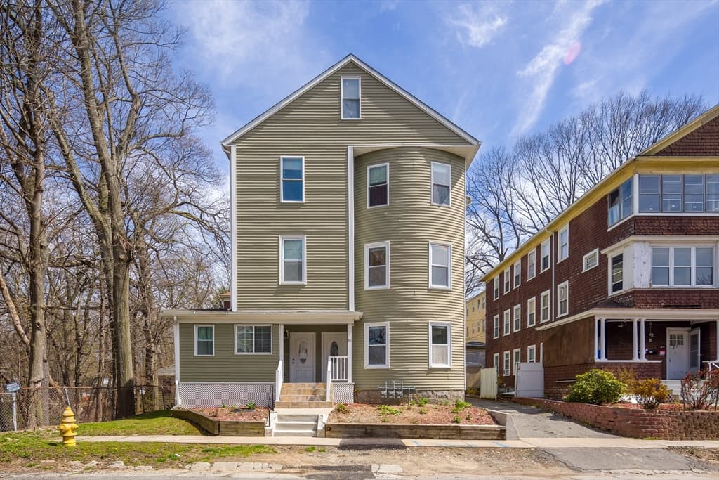 10 Lucian St