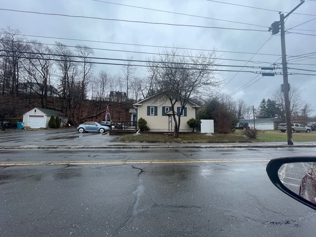 39-41 W Main St photo 3