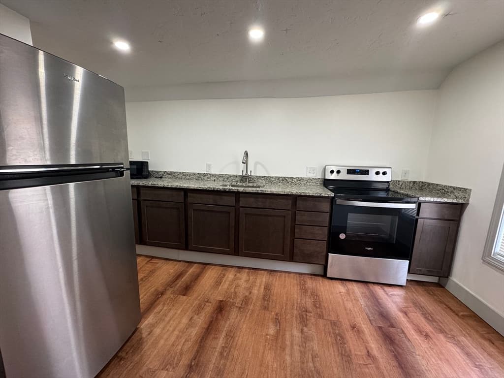 1091 S Main St #3 photo 5