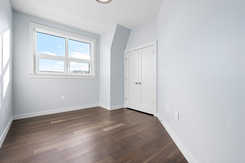 136 Babcock St #504 photo 5