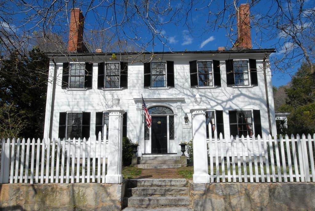 57 Lexington Road photo 2