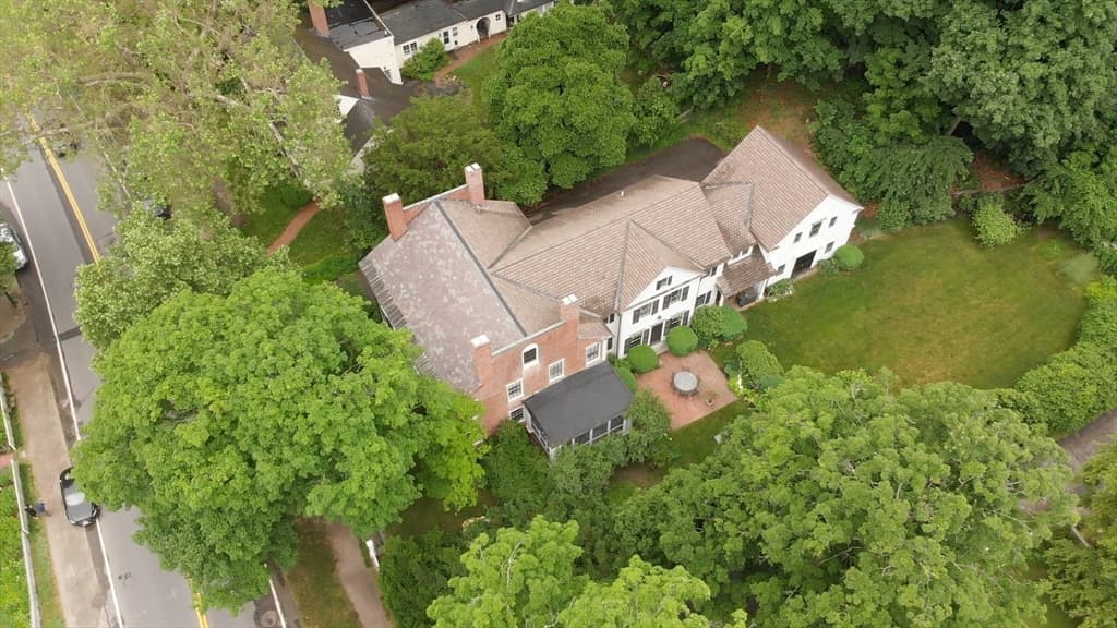 57 Lexington Road photo 3