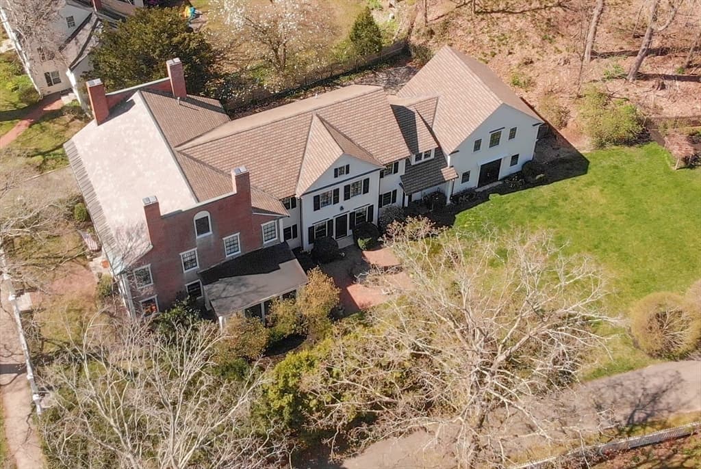 57 Lexington Road photo 4
