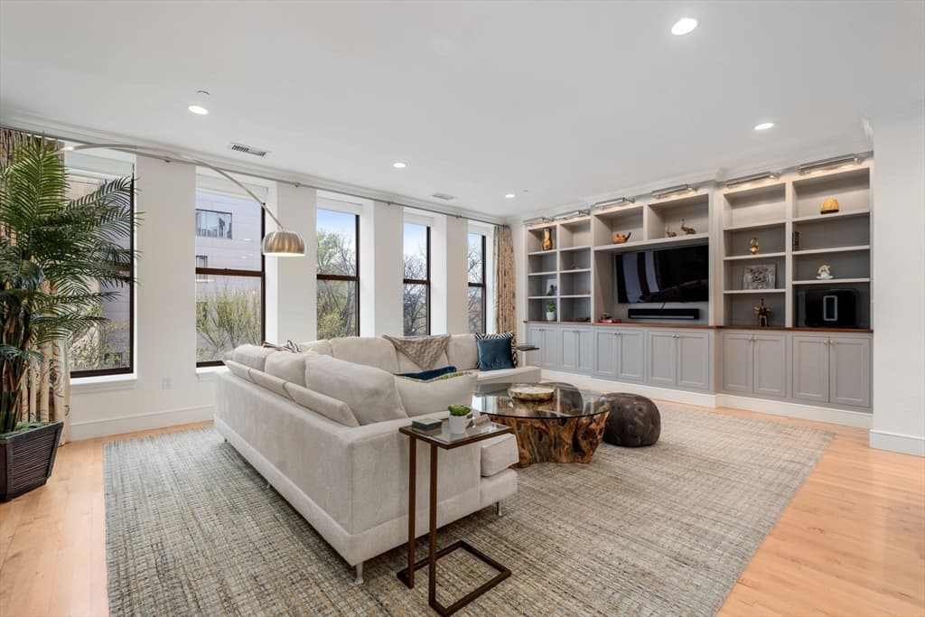 1280 Washington Street #301