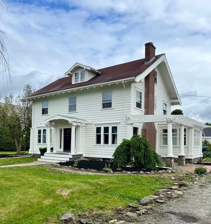 888 Great Plain Avenue #888