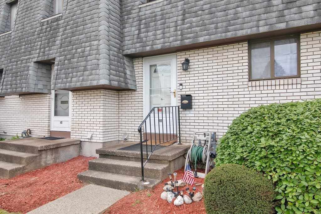 38 Beekman Drive #38