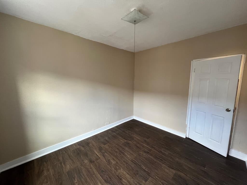 90 High St #3L photo 5