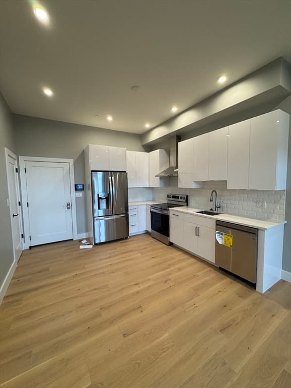240 Mystic Ave #211 photo 3