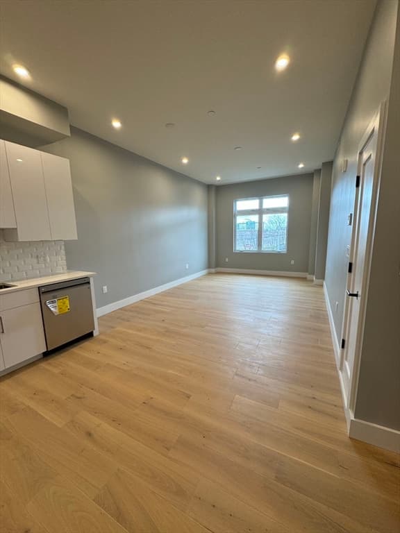 240 Mystic Ave #211 photo 4