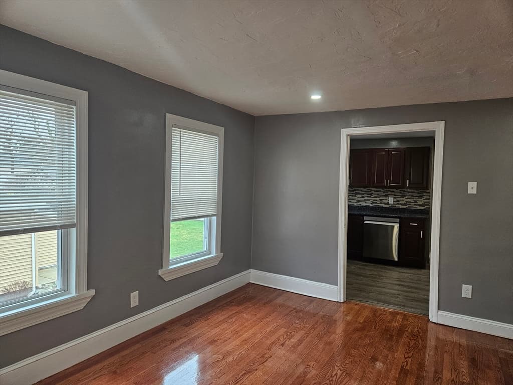 72 Allen St #2 photo 3