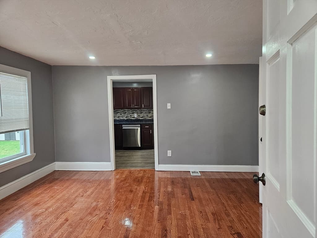 72 Allen St #2 photo 4