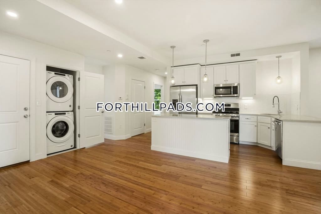 137 Thornton St. #3