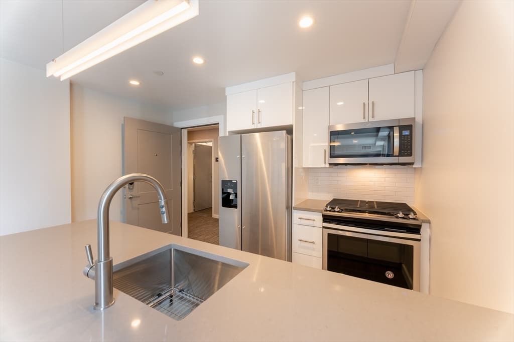 244 Hanover St. #620 photo 2