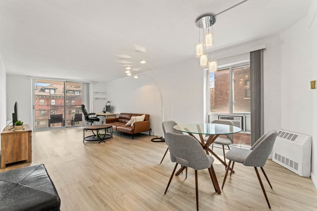 19 Winchester St #312