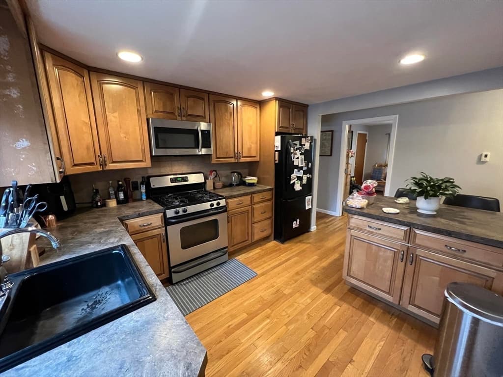 32 Grandview Avenue #1 photo 4