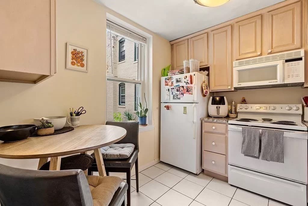92 Gordon St #302 photo 5