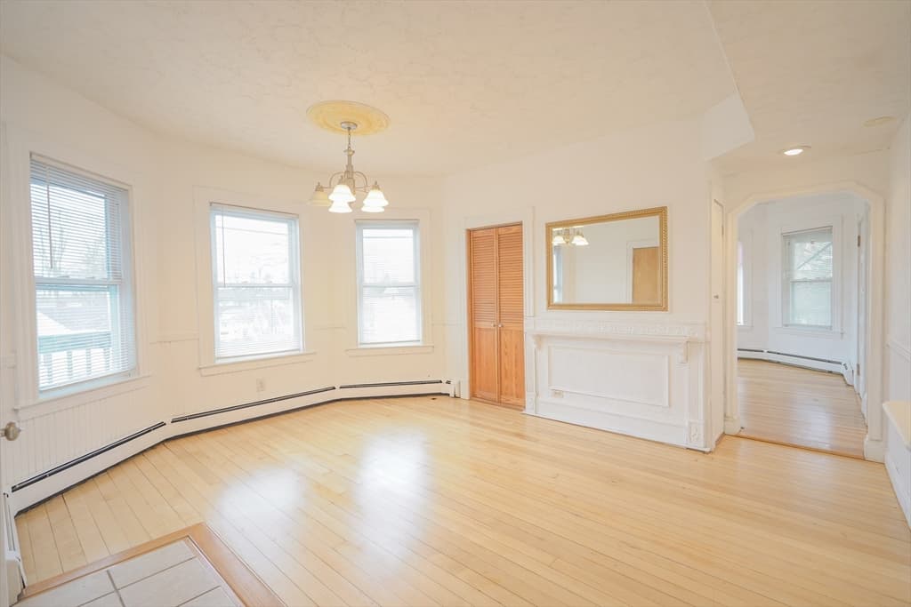 28 Longwood Ave #3