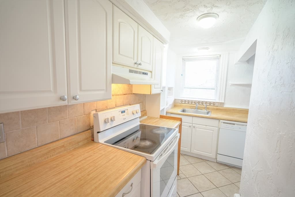28 Longwood Ave #3 photo 4