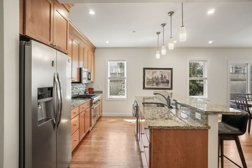 141 Harvey St #1 photo 2