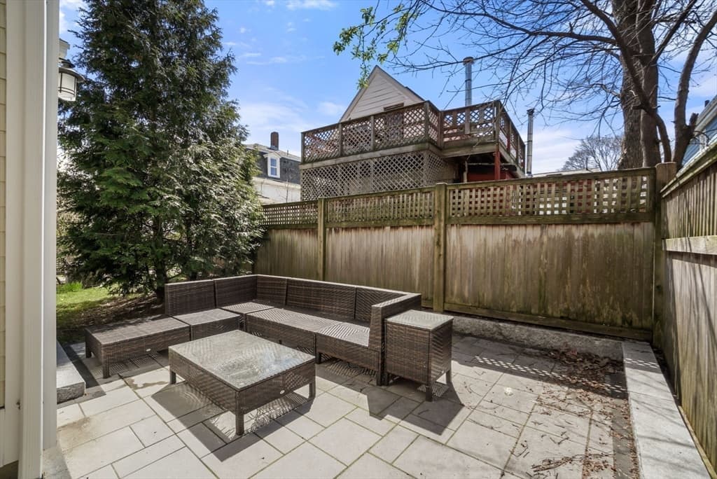 141 Harvey St #1 photo 3