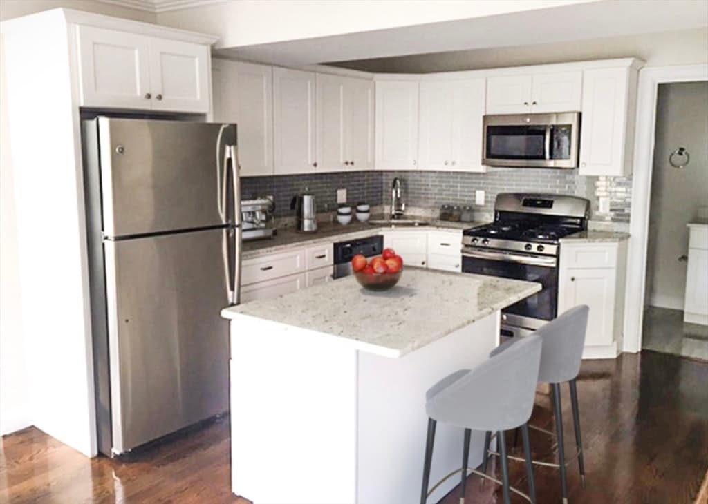 3381R Washington Street #1 photo 2