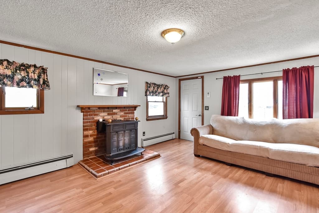 108 Wilson Avenue photo 5