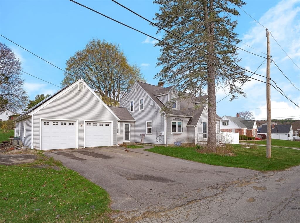 27 Foch Ave photo 3