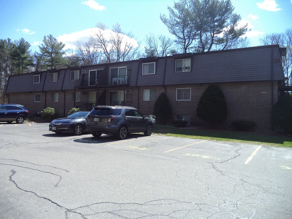 3 Pembroke Dr. #5