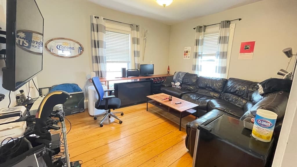 6 Bellflower St #2 photo 4