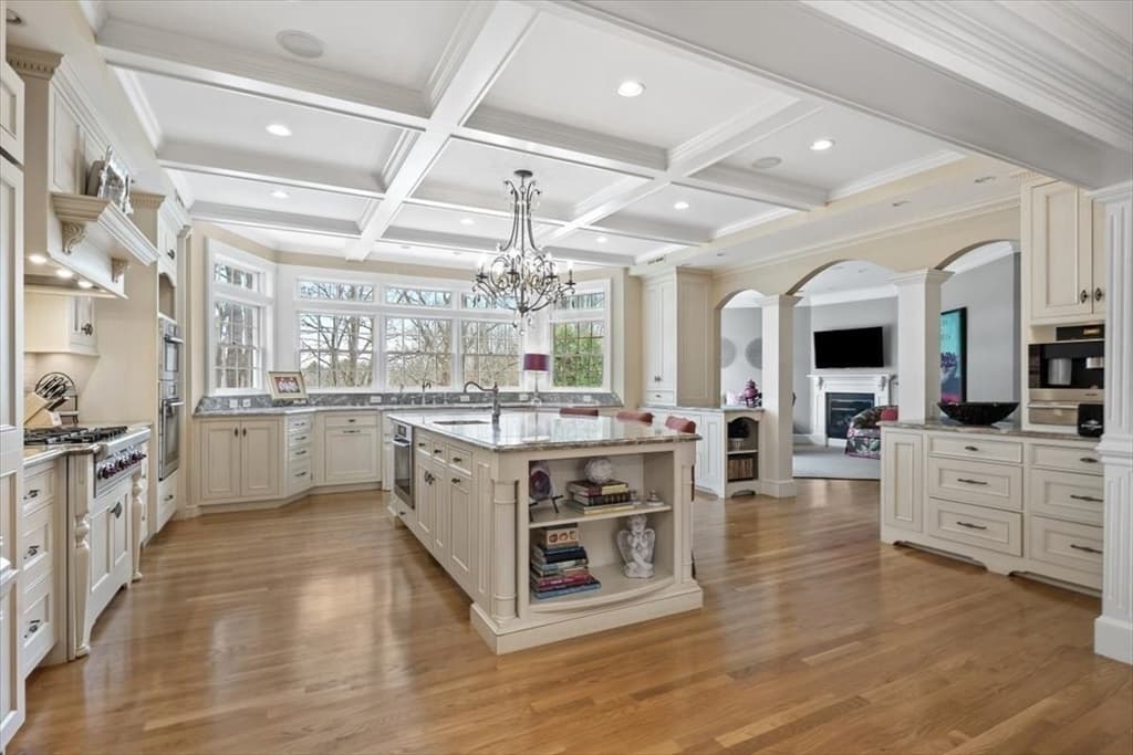 2 Olmsted Dr photo 4