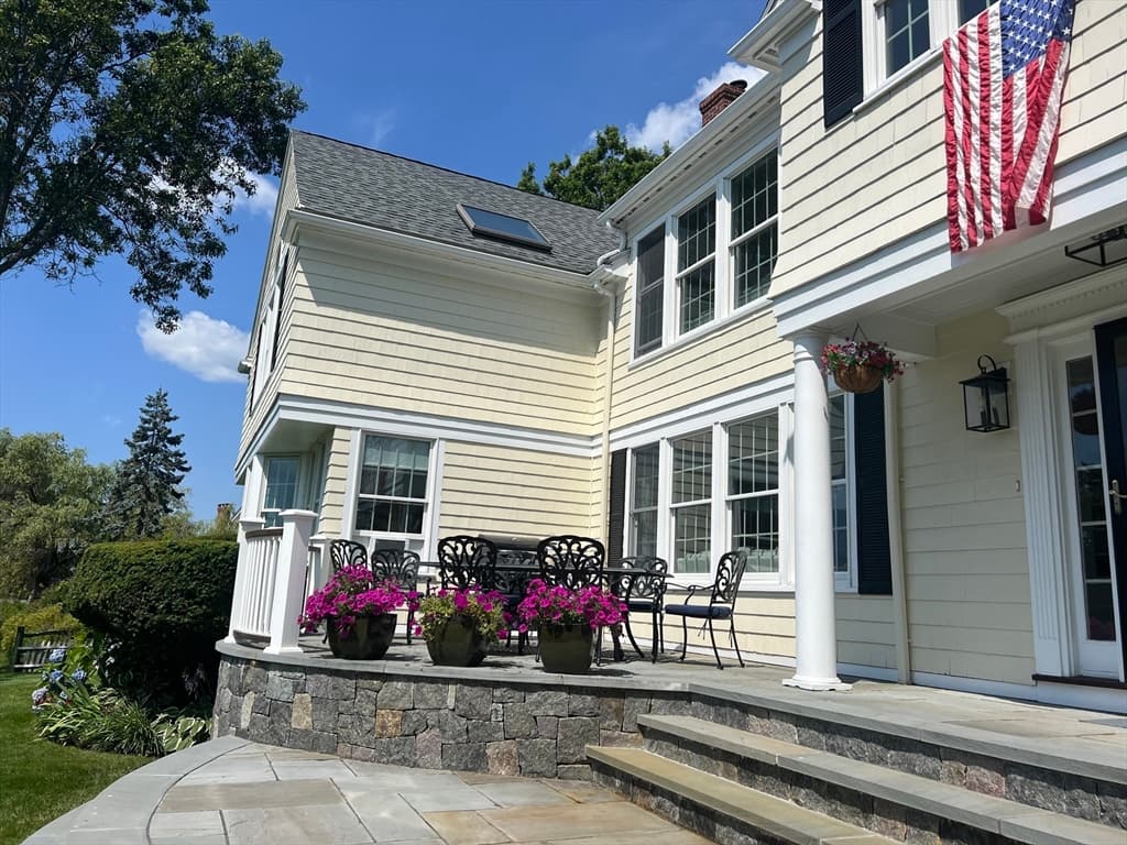 247 Ocean Ave photo 3