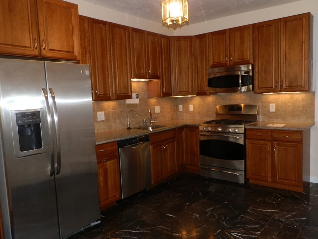 194 Auburn Street #1 photo 4