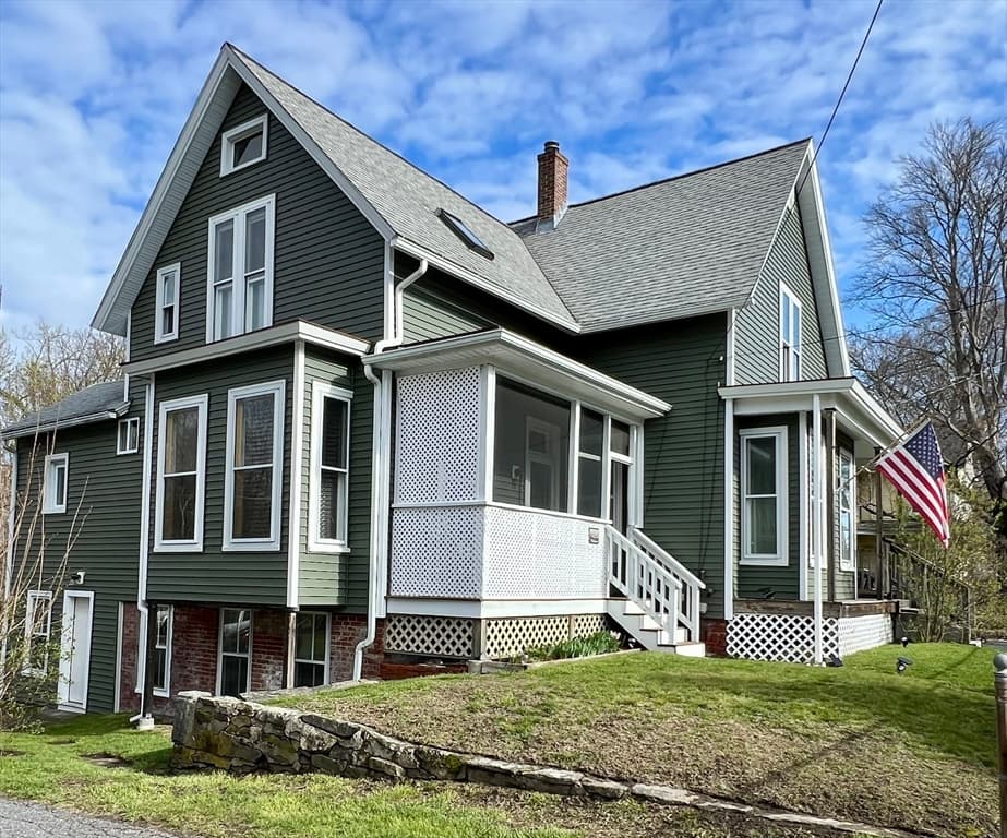 96 Chase Ave