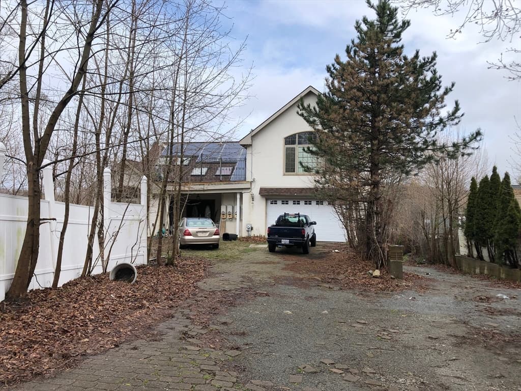 128 Winter St photo 2