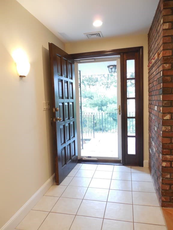 182 Totten Pond Road #A photo 2