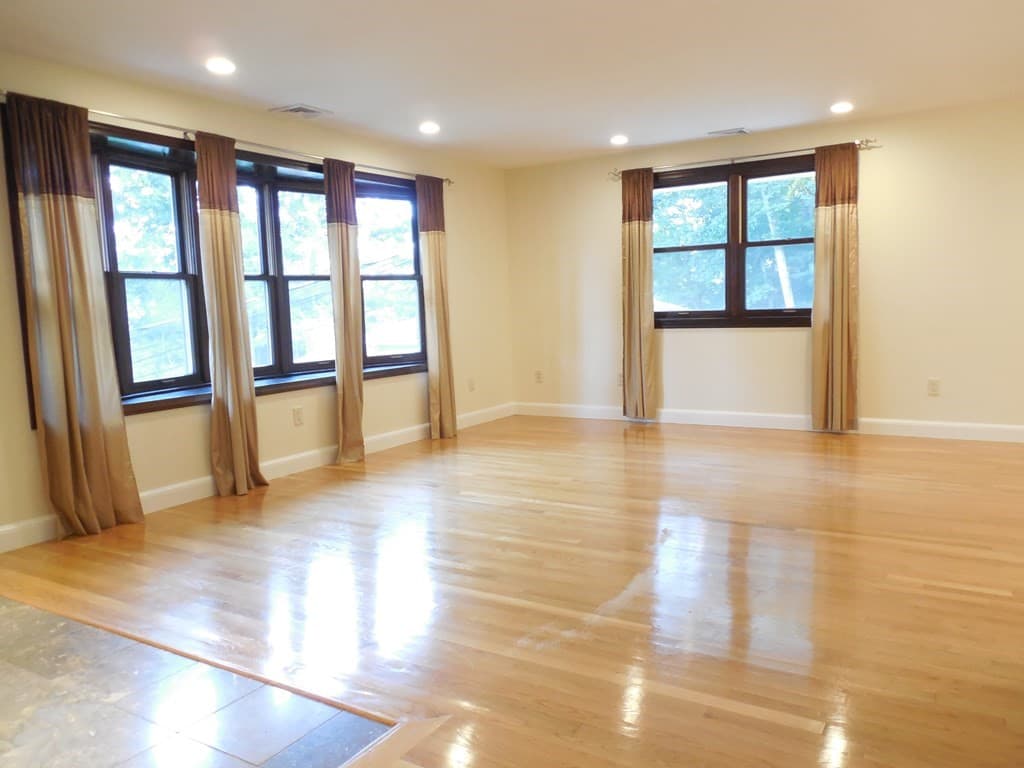 182 Totten Pond Road #A photo 3