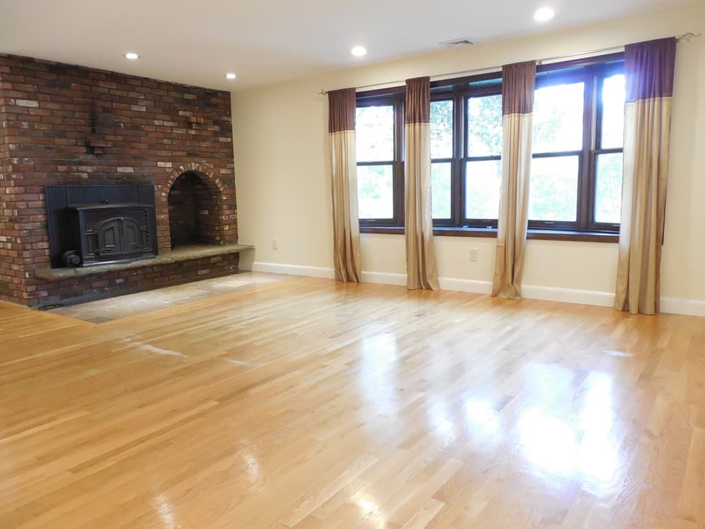 182 Totten Pond Road #A photo 4