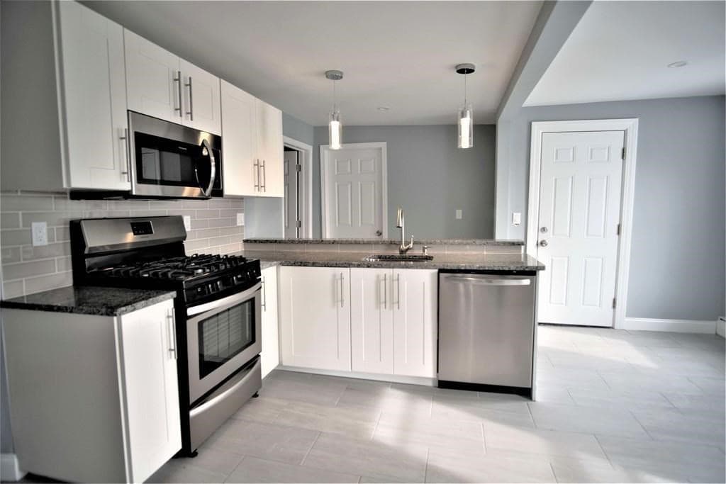211 Jefferson Ave #2 photo 2