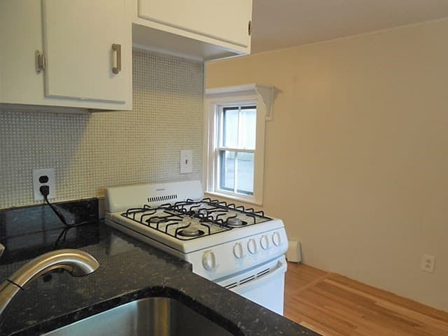 10 Smith Ave #1R photo 4