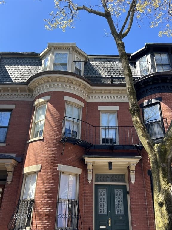 10 St Charles Street photo 2