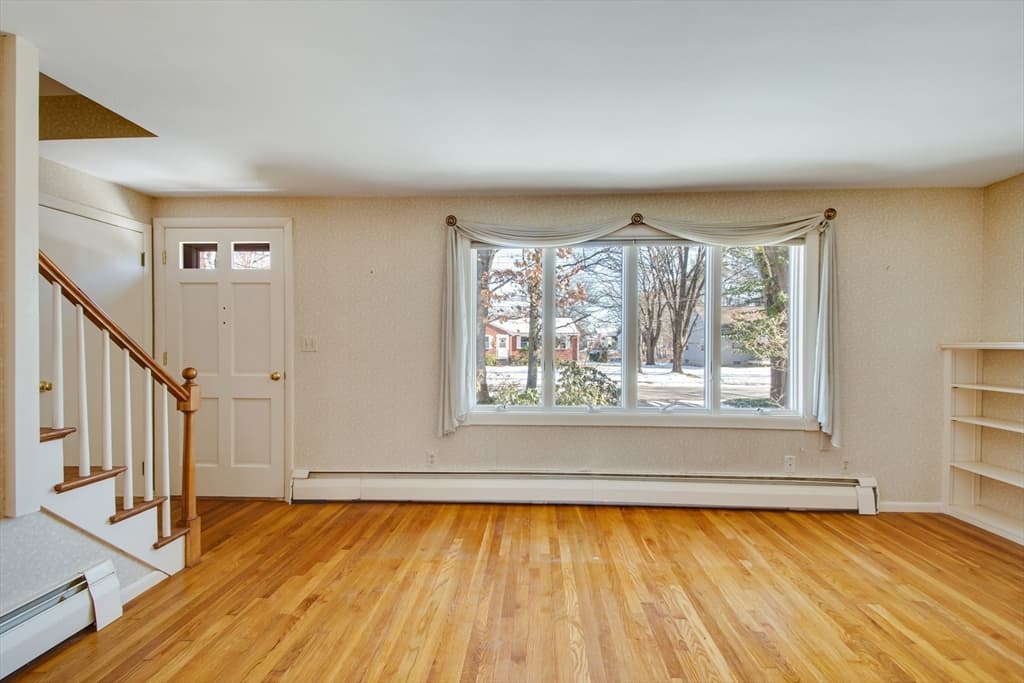 33 Monsen Road photo 4